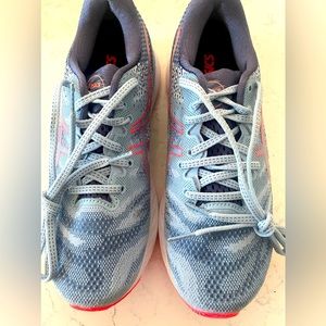 Like new ASICS Gel Nimbus 23 in Mist / Blazing Coral - worn for one run